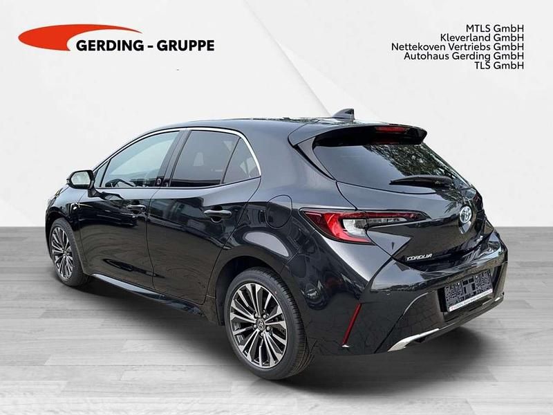 Gebraucht Toyota Corolla Team 140 PS (102 kW) 2023 Mysticschwarz mica Limousine