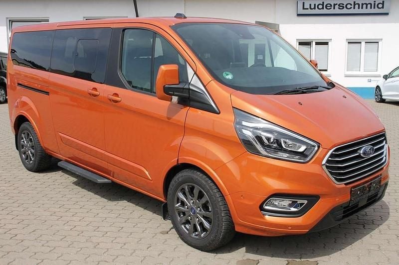 Hokkaidoorange metallic Gebraucht 2022 Ford Tourneo Custom Titanium X Van / Kleinbus | 37.250 € (Guter Preis) - Bild 1/4