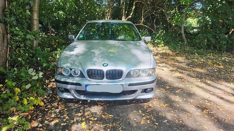 Silber Gebraucht 2002 BMW 525 Performance Limousine | 2.200 € (Superpreis) - Bild 1/4