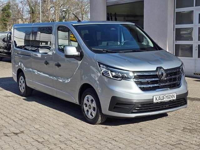 Neu Renault Trafic Evolution 110 PS (80 kW) 2025 Silber Van / Kleinbus