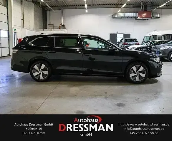 Gebraucht VW Passat Elegance 150 PS (110 kW) 2025 Grenadillschwarz metallic Kombi