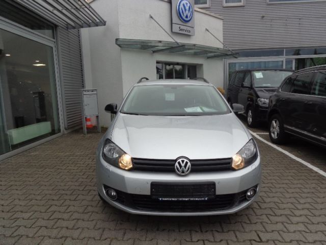 Gebraucht VW Golf VII Match 105 PS (77 kW) 2013 Silber metallic Kombi