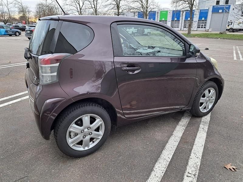 Gebraucht Toyota iQ 68 PS (50 kW) 2009 Violet Kleinwagen