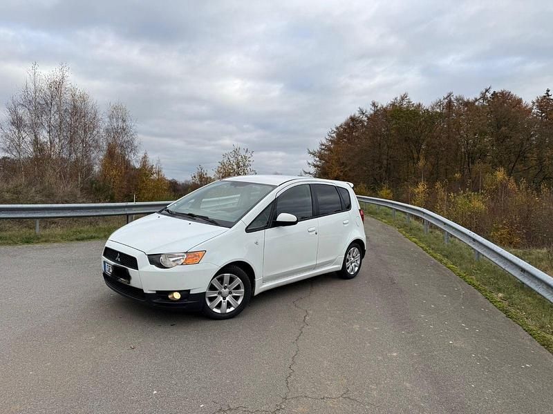 Weiß Gebraucht 2013 Mitsubishi Colt Kleinwagen | 3.500 € - Bild 1/4