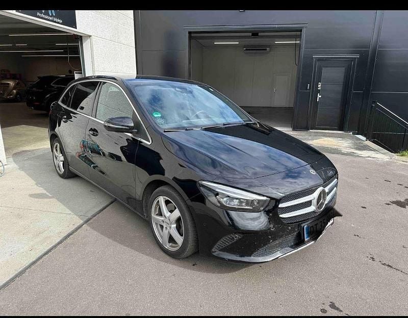 Schwarz Gebraucht 2019 Mercedes B200 Van / Kleinbus | 16.000 € (Guter Preis) - Bild 1/4
