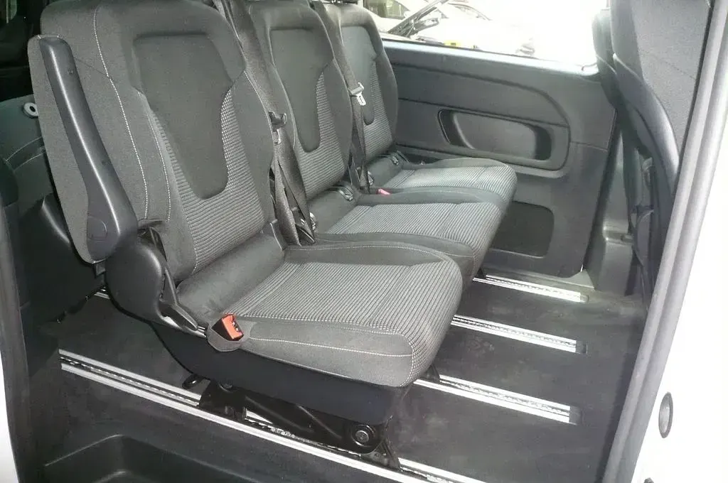 Gebraucht Mercedes EQV300 150 kW (204 PS) 2021 Weiß Van / Kleinbus