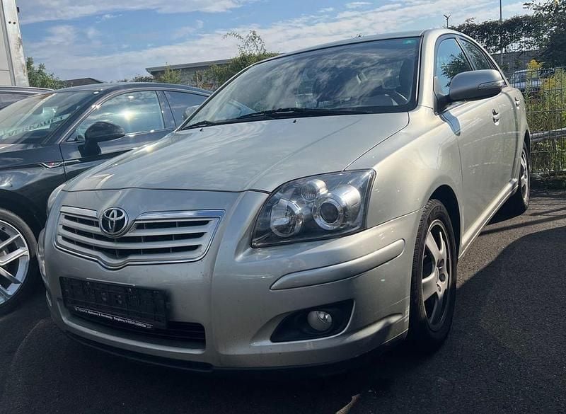 Silber Gebraucht 2007 Toyota Avensis Sol Limousine | 6.990 € (Teuer) - Bild 1/4