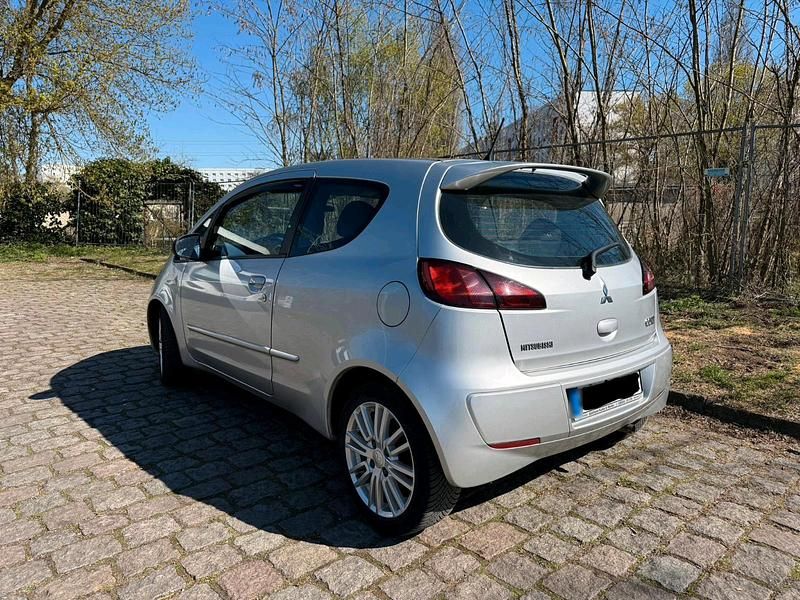 Gebraucht Mitsubishi Colt 95 PS (69 kW) 2009 Grau Kleinwagen