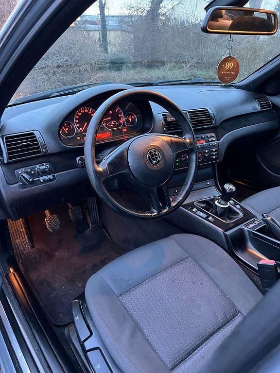 Gebraucht BMW 318 143 PS (105 kW) 2002 Grau Limousine