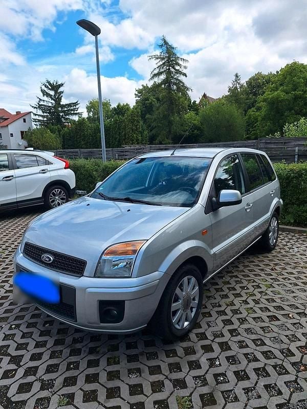 Second-hand Ford Fusion 80 CP (58 kW) 2012 Gri Hatchback