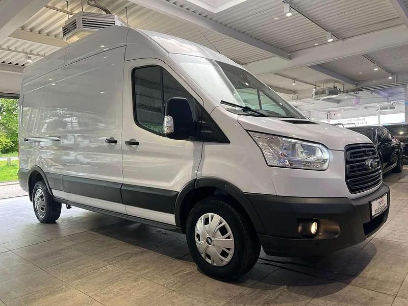 Second-hand Ford Transit 170 CP (125 kW) 2018 Alb Monovolum