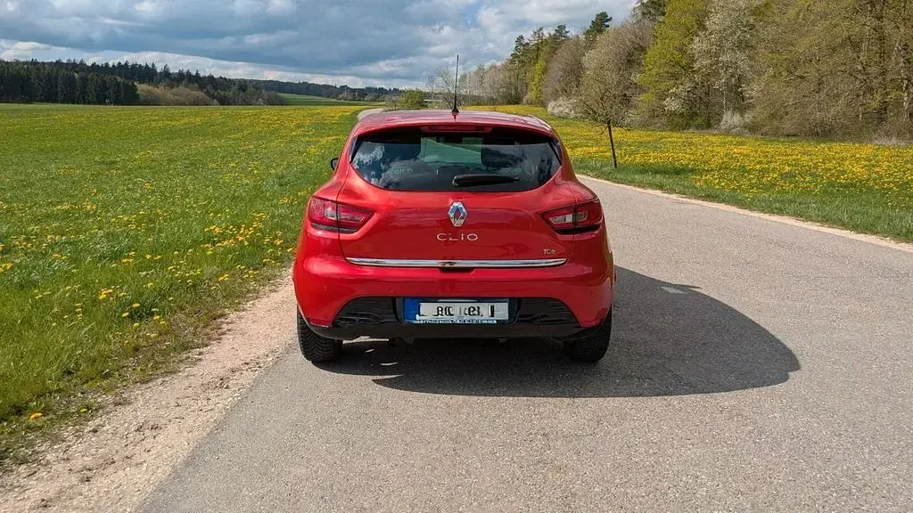 Brugt Renault Clio IV LIMITED 75 HK (55 kW) 2015 Rød Sedan