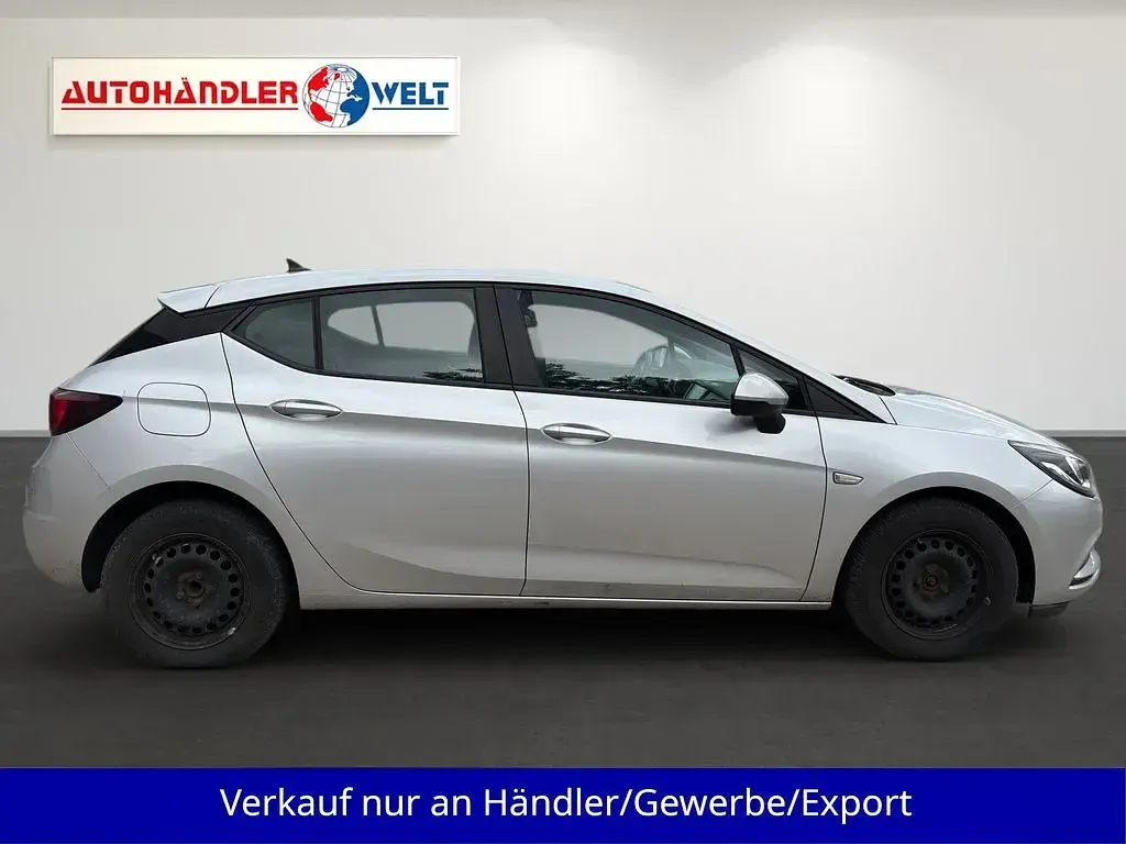 Gebraucht Opel Astra 95 PS (69 kW) 2016 Silber Limousine