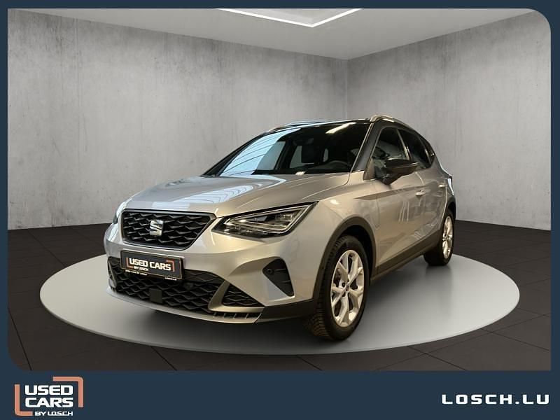 Grau Gebraucht 2024 Seat Arona FR SUV | 18.990 € (Fairer Preis) - Bild 1/4