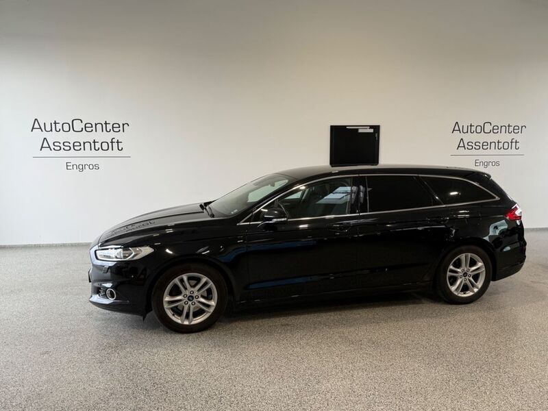 Schwarz Gebraucht 2015 Ford Mondeo Titanium Limousine | 6.000 € (Guter Preis) - Bild 1/3