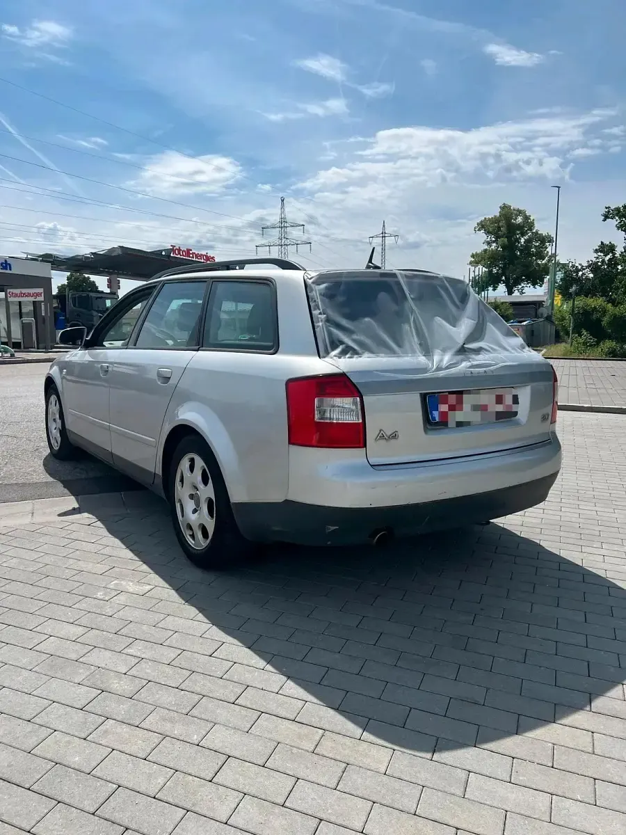 Gebraucht Audi A4 131 PS (96 kW) 2002 Silber Kombi