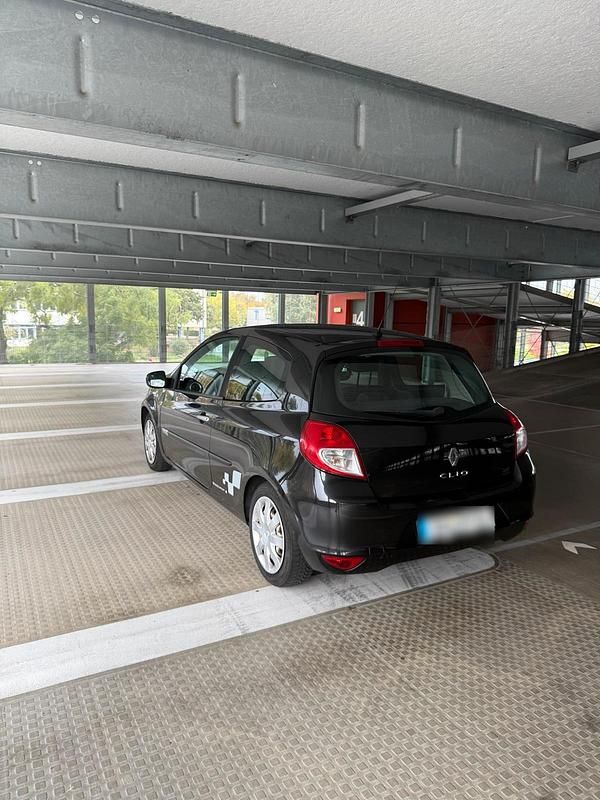 Gebraucht Renault Clio II 75 PS (55 kW) 2011 Schwarz Kleinwagen