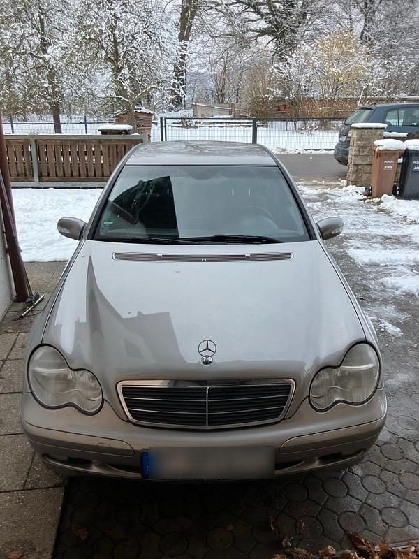 Gebraucht Mercedes C180 143 PS (105 kW) 2004 Gold Limousine