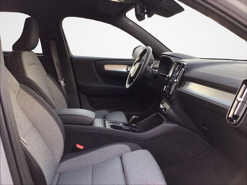 Gebraucht Volvo XC40 Core 197 PS (144 kW) 2024 Fjord blue SUV