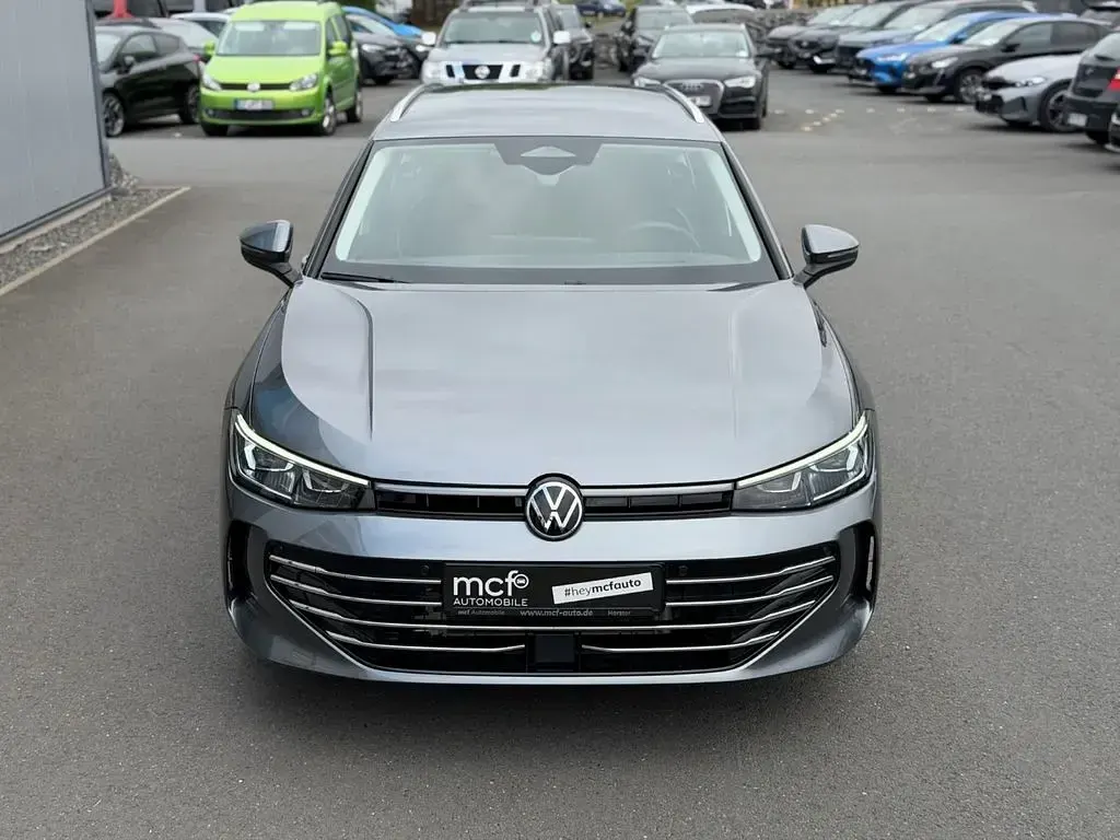 Gebraucht VW Passat Elegance 150 PS (110 kW) 2026 Grau Kombi