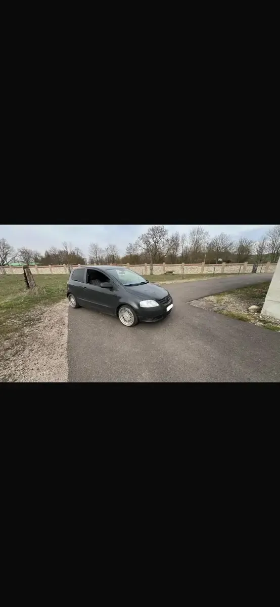 Gebraucht VW Fox 54 PS (39 kW) 2006 Schwarz Kleinwagen