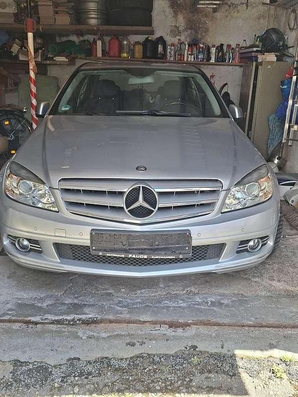 Gebraucht 2010 Mercedes C200 Classic Limousine | 4.600 € - Bild 1/4