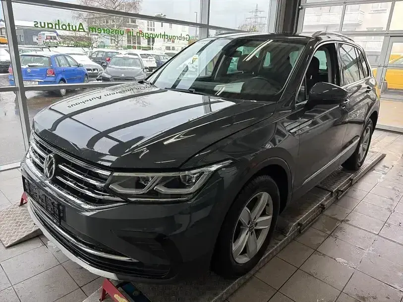 Używany VW Tiguan Elegance 150 KM (110 kW) 2023 Szary SUV