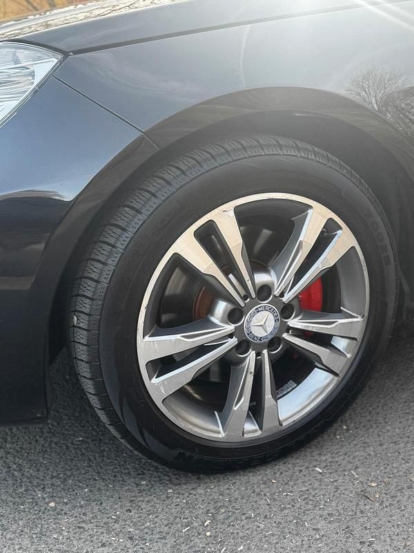 Gebraucht Mercedes E250 204 PS (150 kW) 2012 Schwarz Kombi