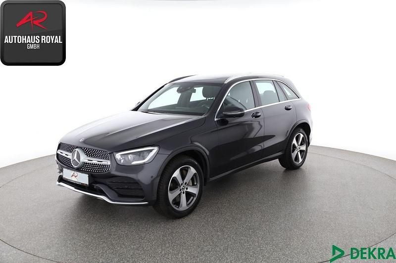 Grau Gebraucht 2020 Mercedes GLC400d AMG SUV | 45.880 € (Fairer Preis) - Bild 1/4