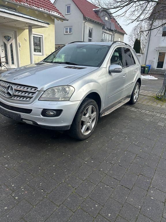 Gebraucht Mercedes ML320 224 PS (164 kW) 2006 Silber SUV
