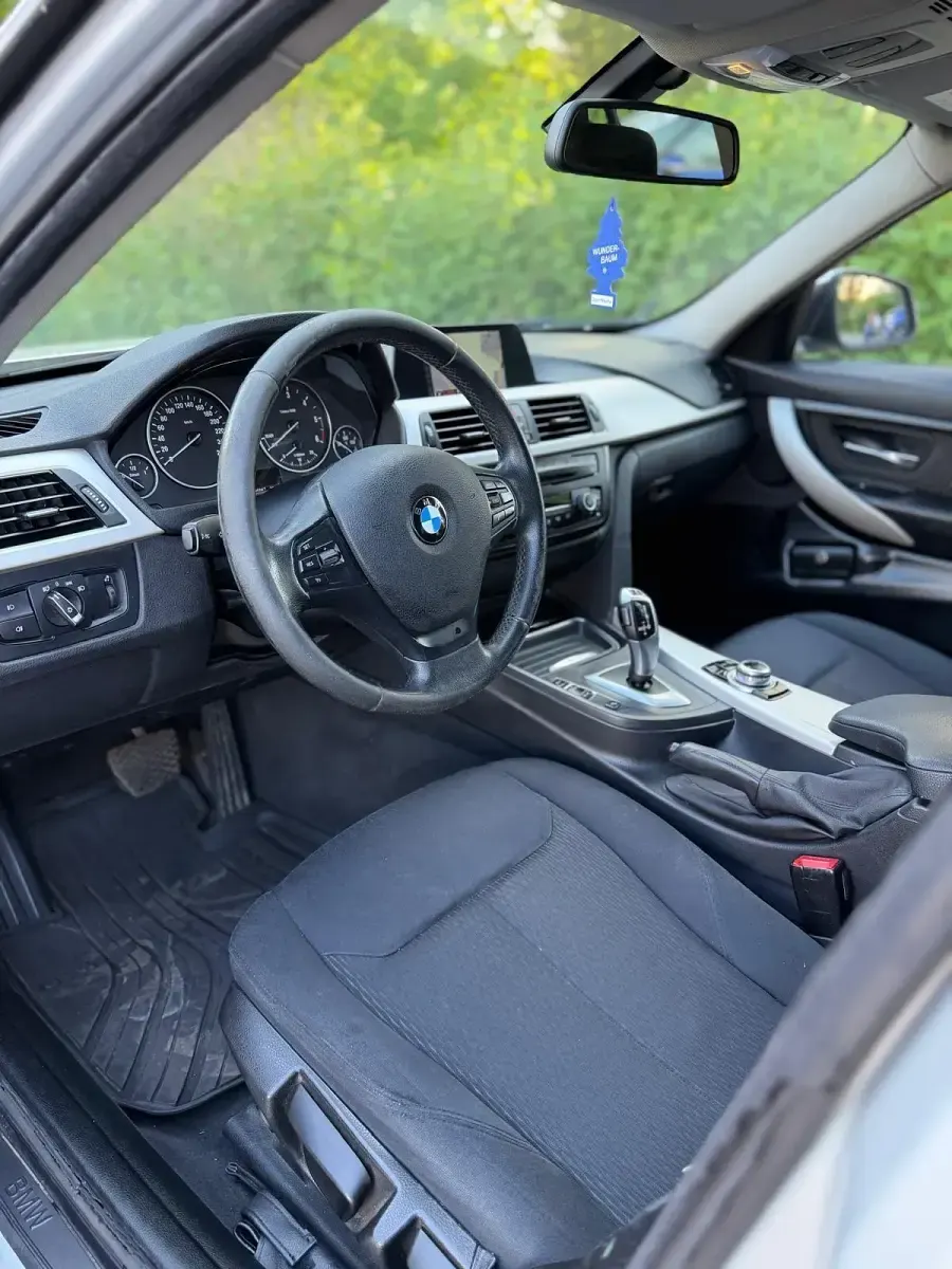 Gebraucht BMW 320 184 PS (135 kW) 2013 Silber Kombi