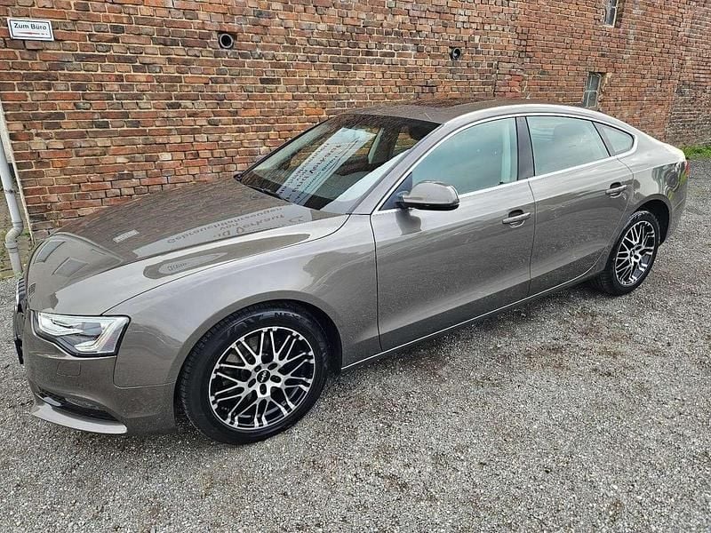 Grau Gebraucht 2014 Audi A5 Sportback Ambiente Coupé | 13.690 € (Guter Preis) - Bild 1/4
