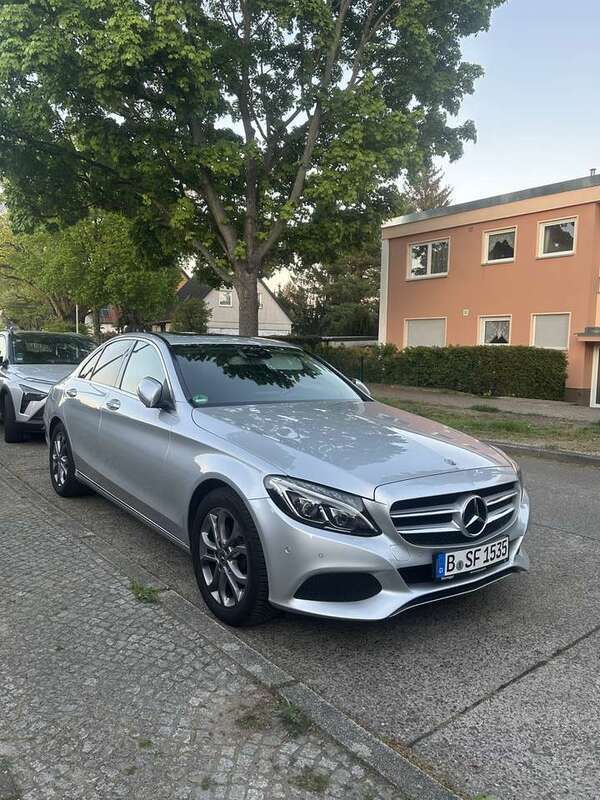 Silber Gebraucht 2017 Mercedes C180 Avantgarde Limousine | 19.500 € (Fairer Preis) - Bild 1/4