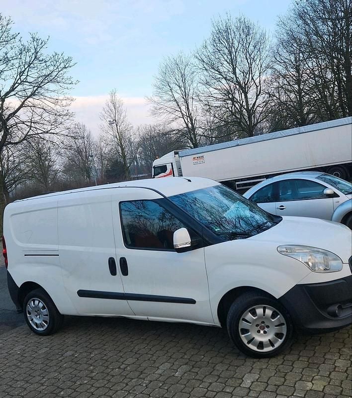 Gebraucht Fiat Doblò 90 PS (66 kW) 2011 Weiß Van / Kleinbus