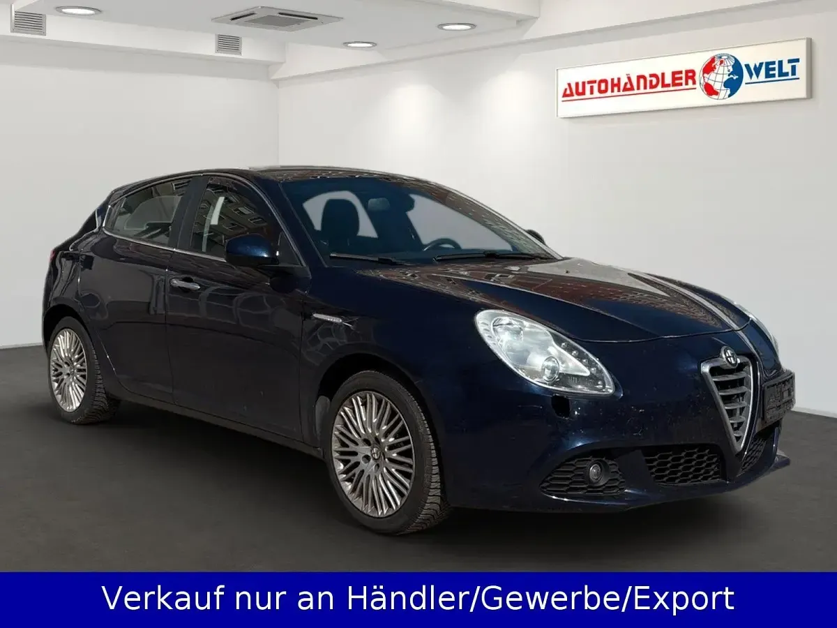 Gebraucht Alfa Romeo Giulietta Turismo 120 PS (88 kW) 2012 Colore esterno (blu profondo) Kleinwagen