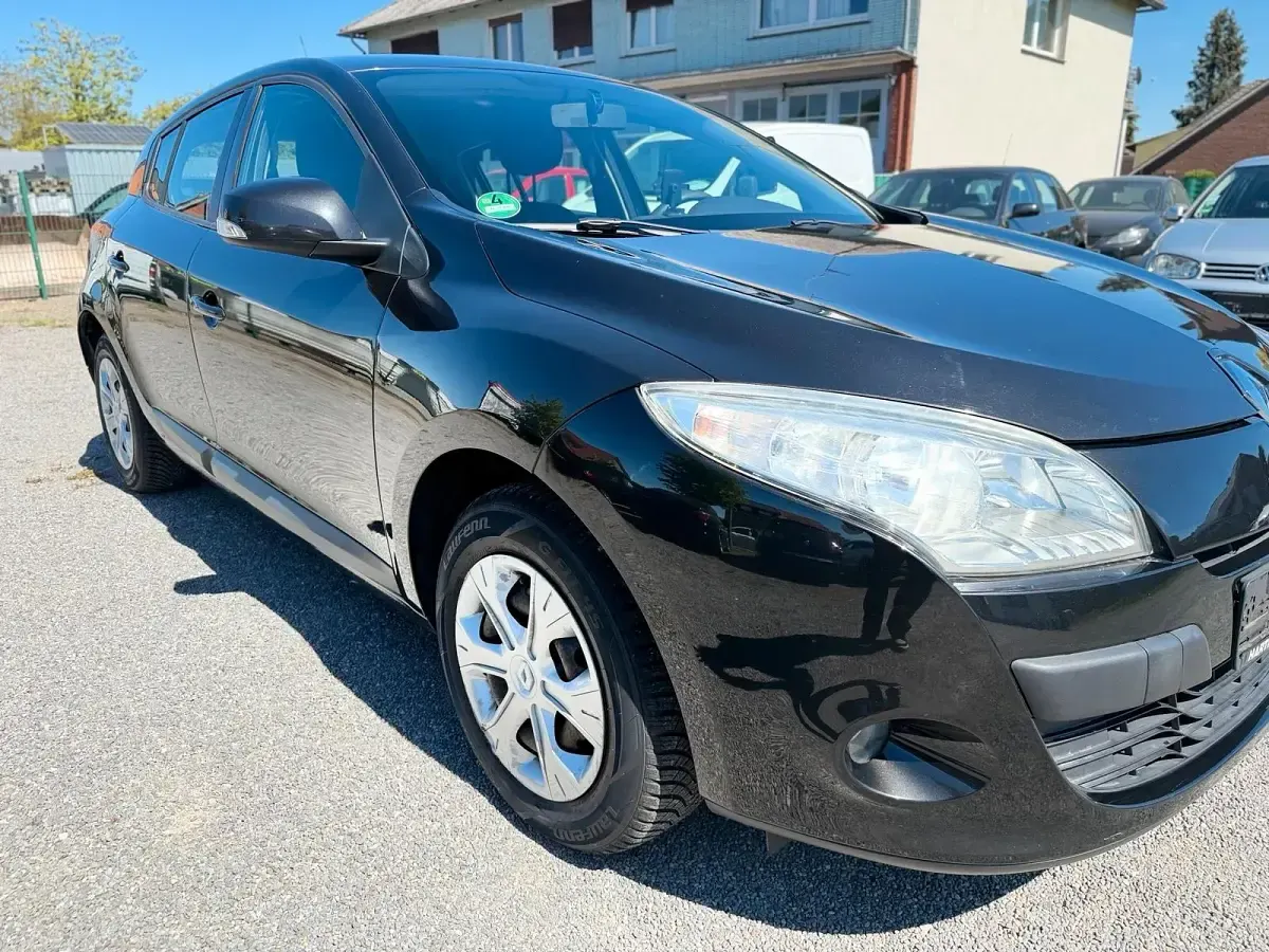 Używany Renault Mégane 101 KM (74 kW) 2009 Czarny Sedan/Limuzyna