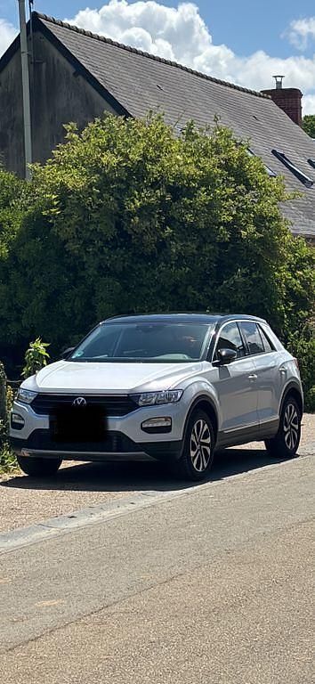 Weiß Gebraucht 2021 VW T-Roc Active SUV | 22.999 € (Guter Preis) - Bild 1/4
