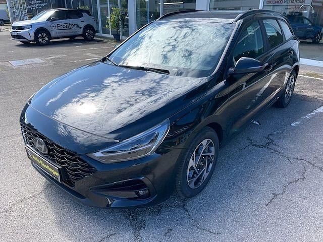 Schwarz Neu 2025 Hyundai i30 Advantage Kombi | 23.690 € (Fairer Preis) - Bild 1/4