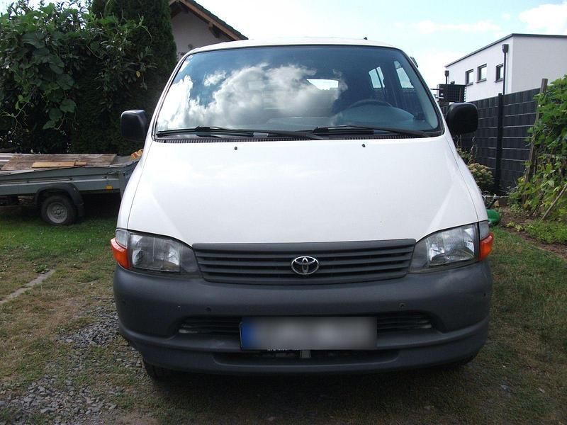 Weiß Gebraucht 2005 Toyota HiAce Van / Kleinbus | 6.800 € - Bild 1/4