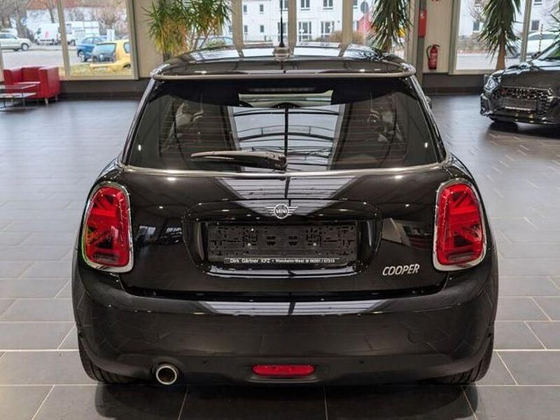 Gebraucht Mini Cooper 136 PS (100 kW) 2021 Schwarz Kleinwagen