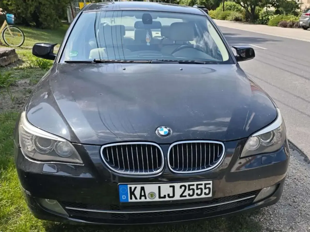 Gebraucht BMW 525 197 PS (144 kW) 2009 Schwarz Limousine