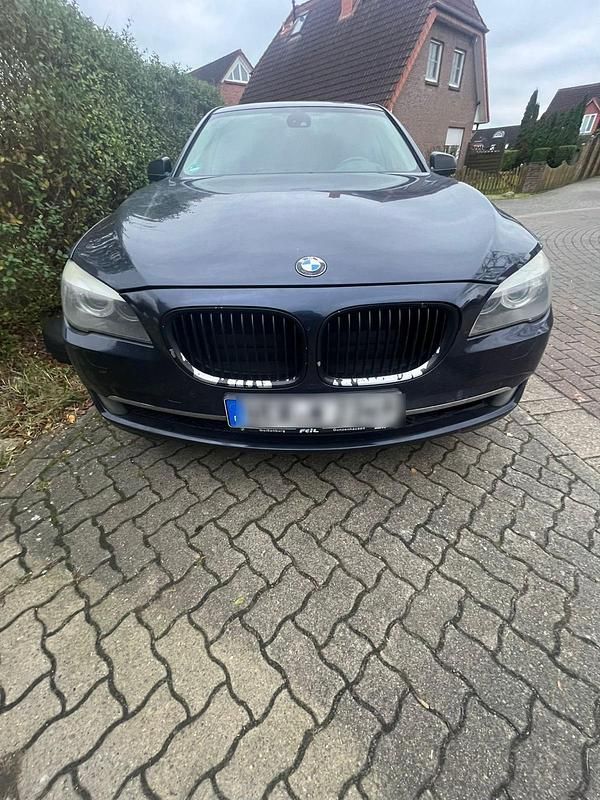 Blau Gebraucht 2009 BMW 730 Limousine | 7.000 € (Superpreis) - Bild 1/4