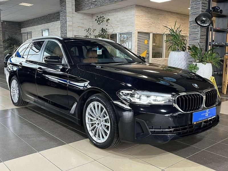 Gebraucht BMW 530e Sport Line 292 PS (214 kW) 2021 Schwarz Kombi