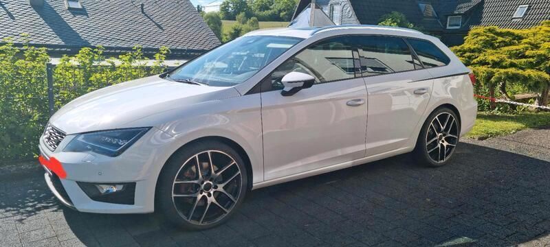 Weiß Gebraucht 2014 Seat Leon ST FR Kombi | 11.999 € (Fairer Preis) - Bild 1/4
