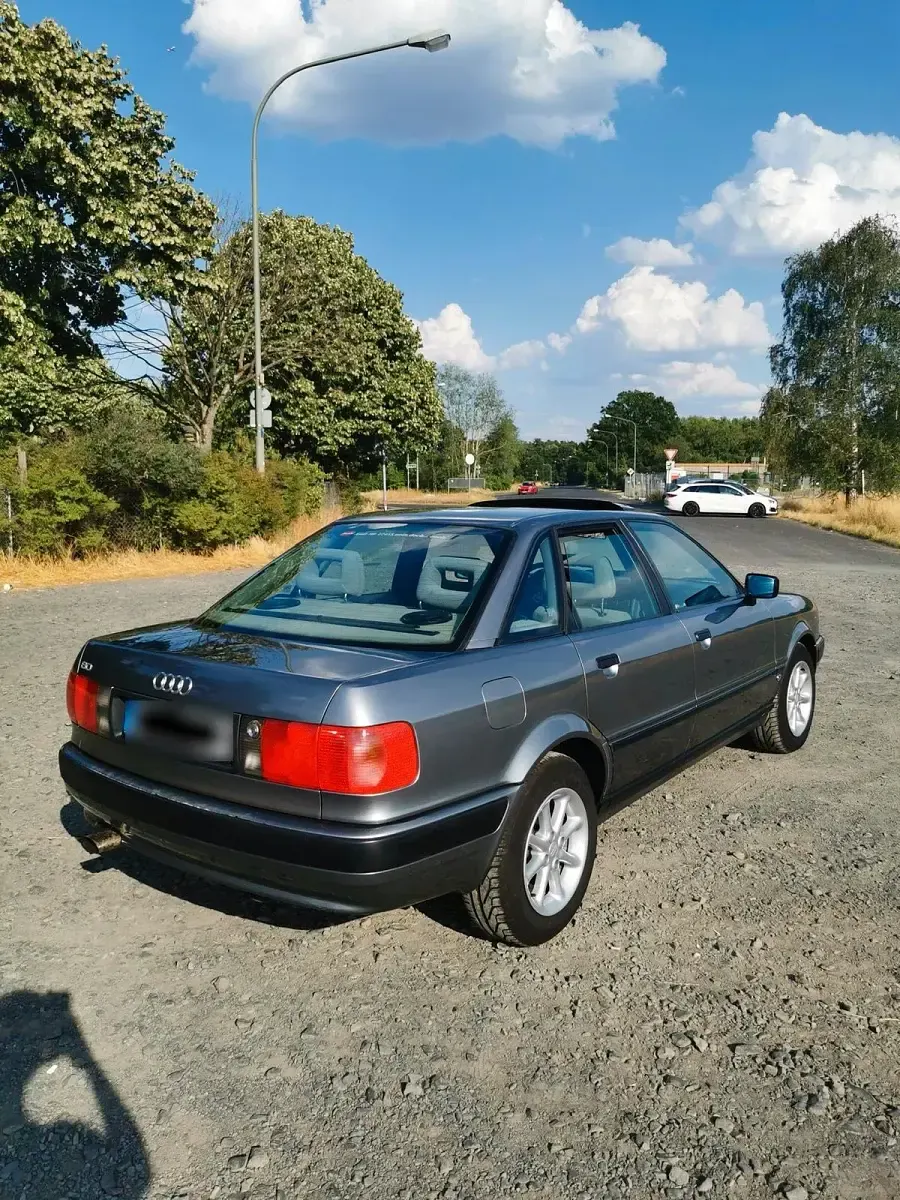 Gebraucht Audi 80 Sport 90 PS (66 kW) 1993 Grau Limousine