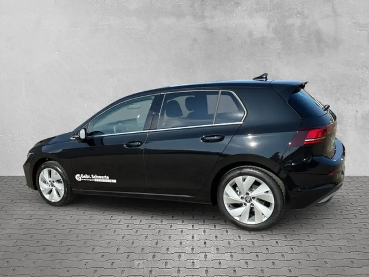 Gebraucht VW Golf VIII Style 150 PS (110 kW) 2025 Schwarz Limousine