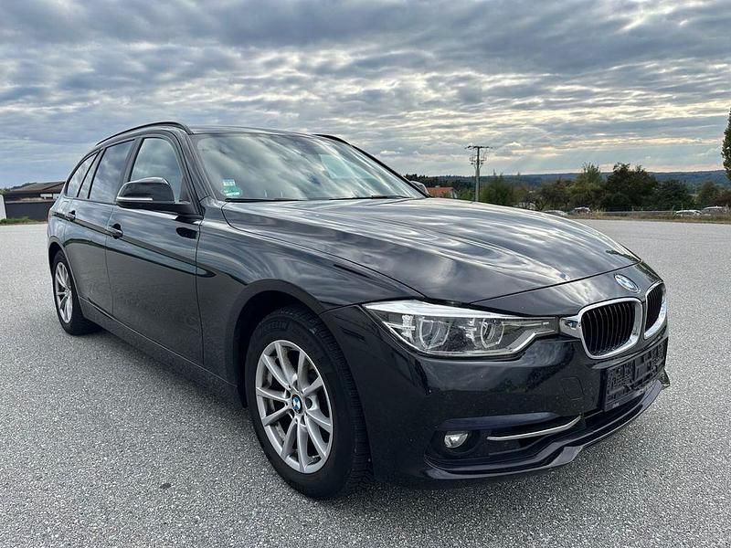 Gebraucht BMW 318 Advantage 150 PS (110 kW) 2018 Schwarz Kombi