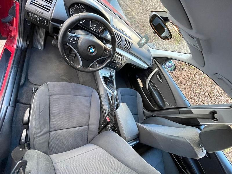 Gebraucht BMW 116 122 PS (89 kW) 2009 Rot Kleinwagen