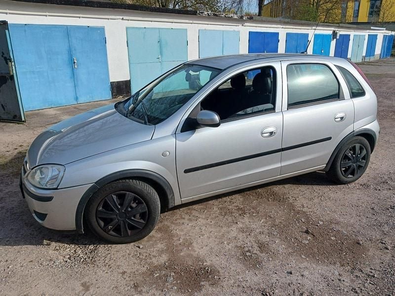 Gebraucht Opel Corsa 90 PS (66 kW) 2004 Silber Kleinwagen