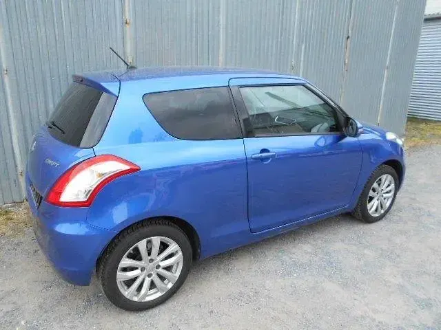 Gebraucht Suzuki Swift 94 PS (69 kW) 2014 Blau Kleinwagen